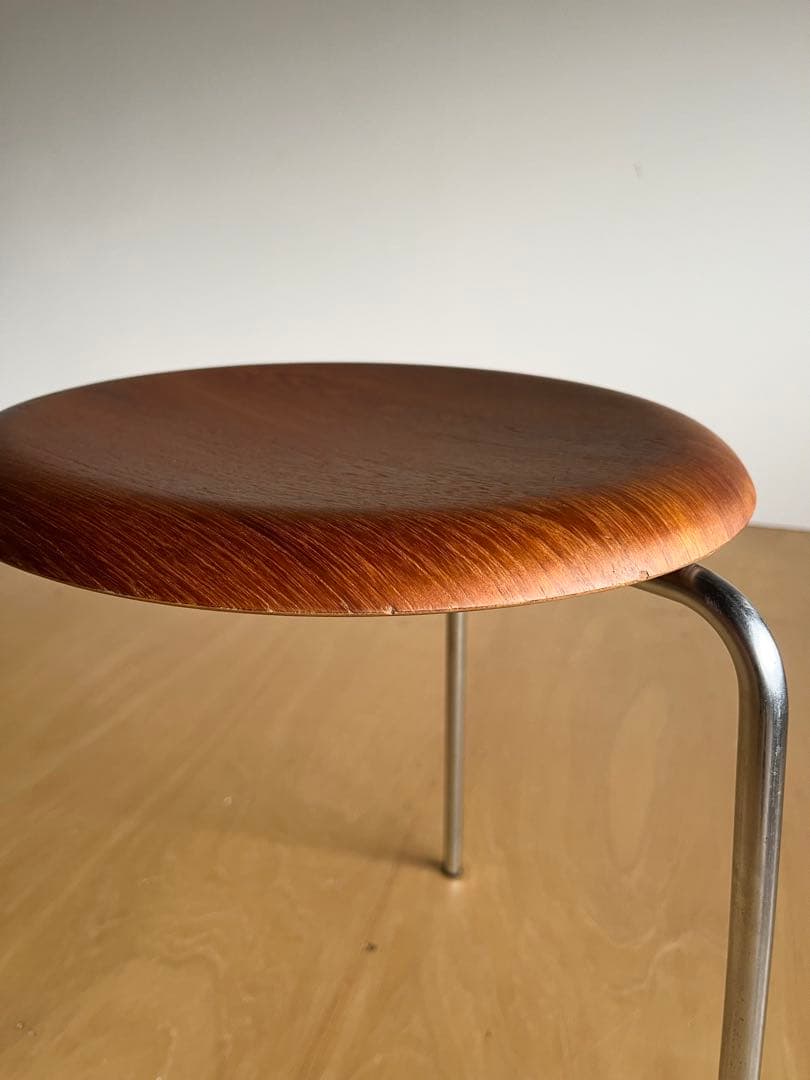 スツール Arne Jacobsen 3170 Teak FRITZ HANSEN
