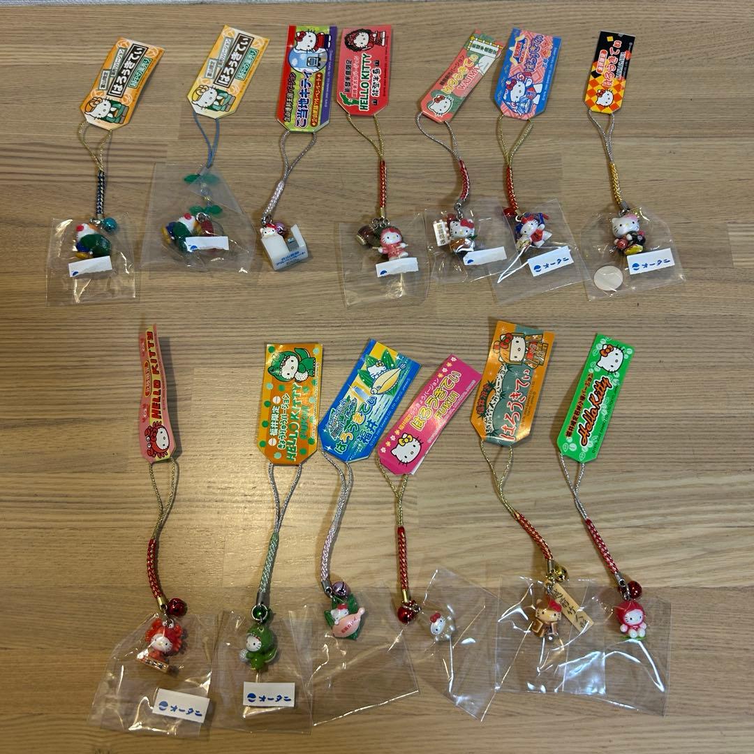 ご当地キティ　根付けストラップ138個+おまけ