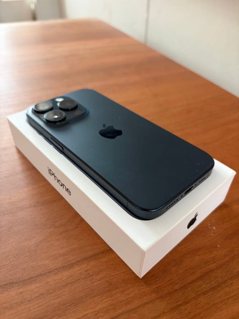 Apple iPhone 15 Pro 256GB ブルーチタニウム