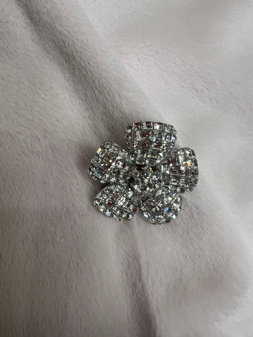 FOXEYクリスタル風花形ブローチ 約4cm