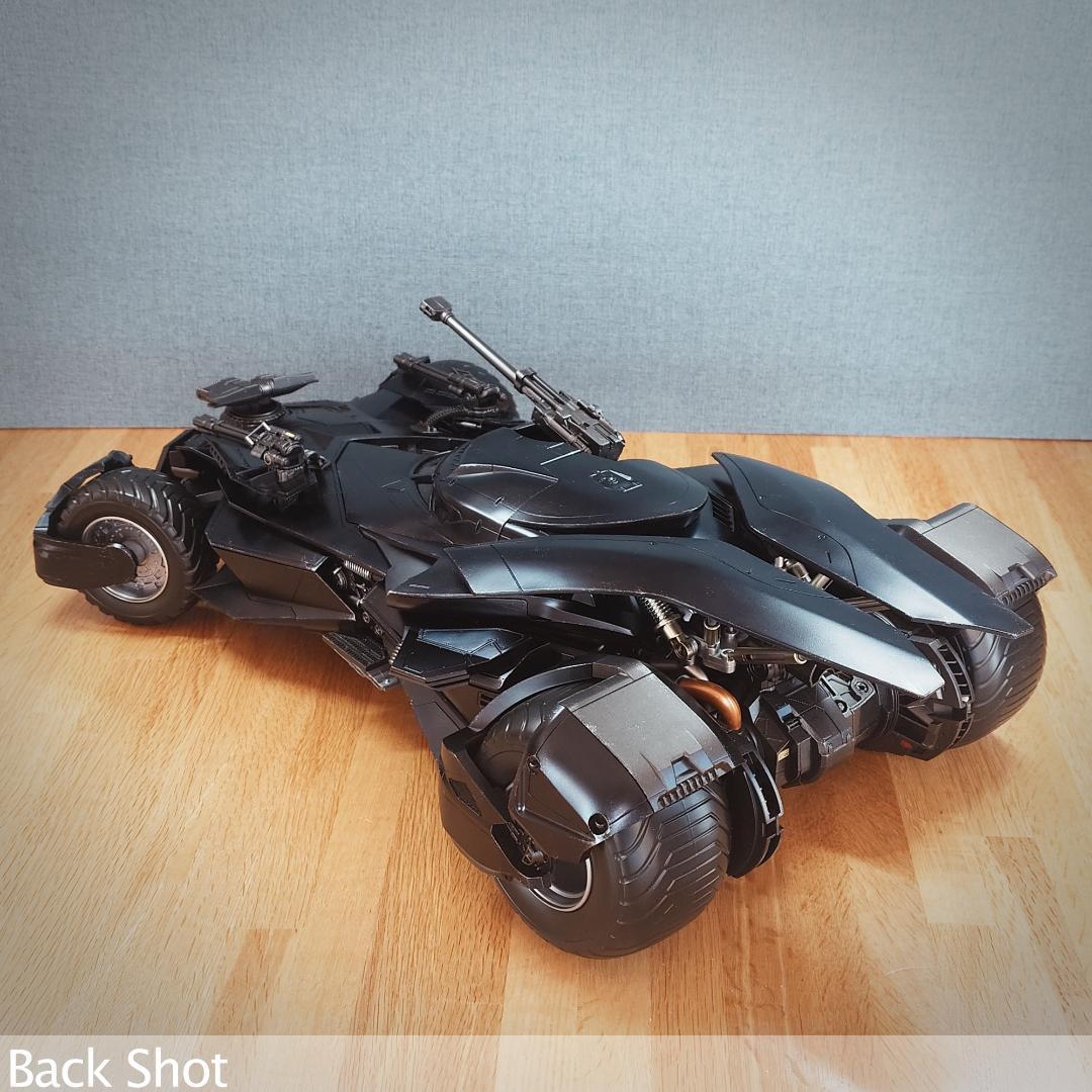 喜玩社 バットモービル 1/12 塗装済み完成品