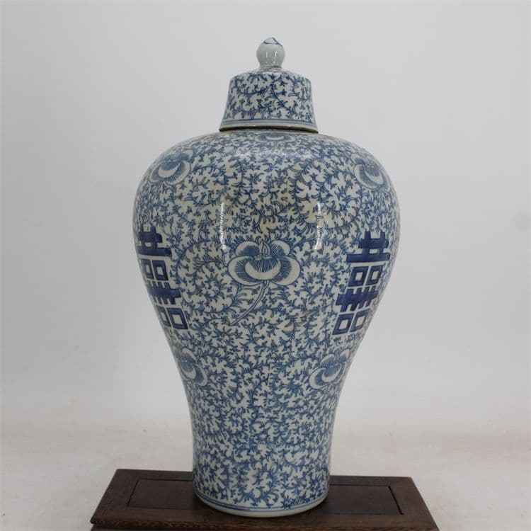 中国美術 鯖牡丹纏枝双喜梅瓶 景徳鎮 工芸品 置物