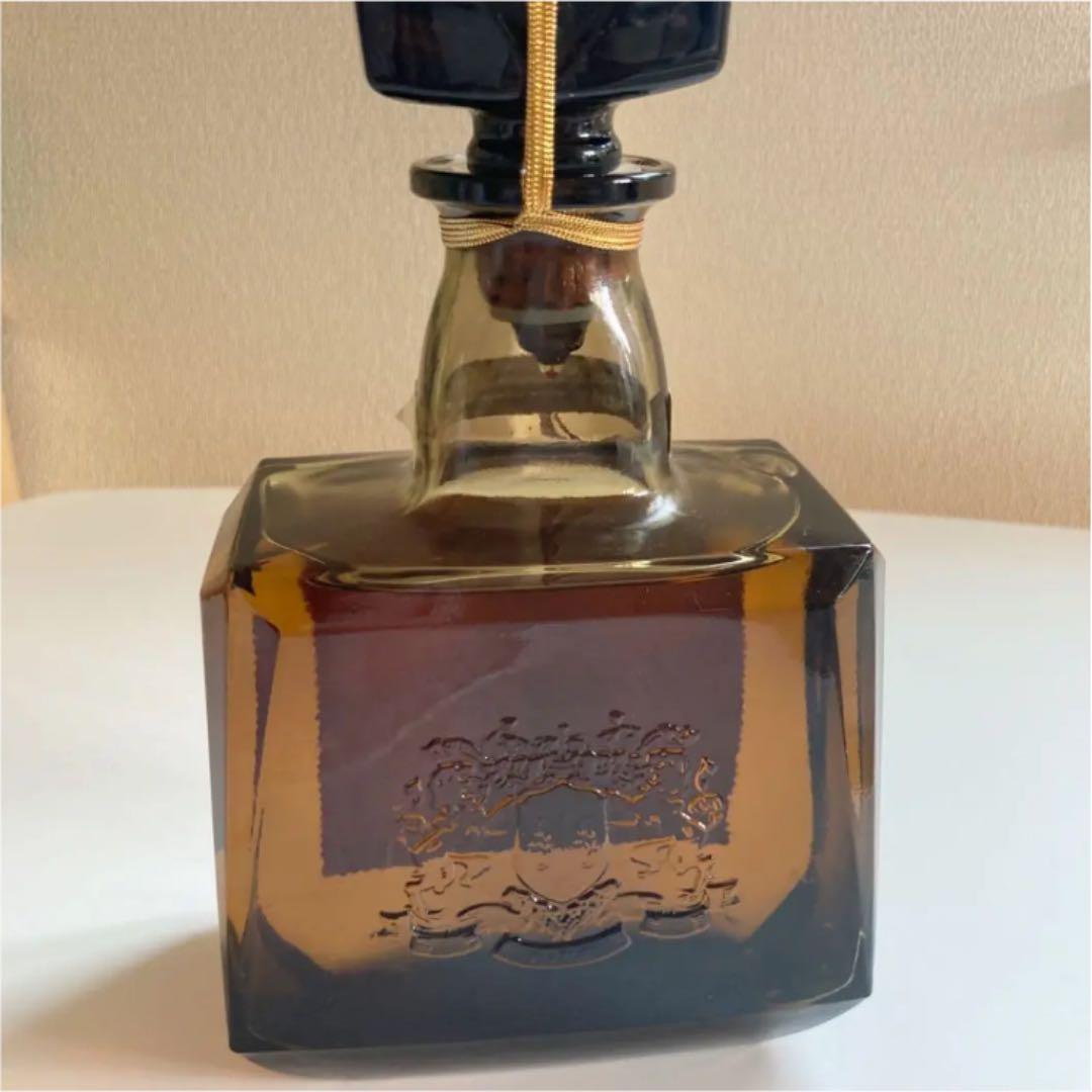 サントリー　RESERVE ウィスキーロイヤルSR