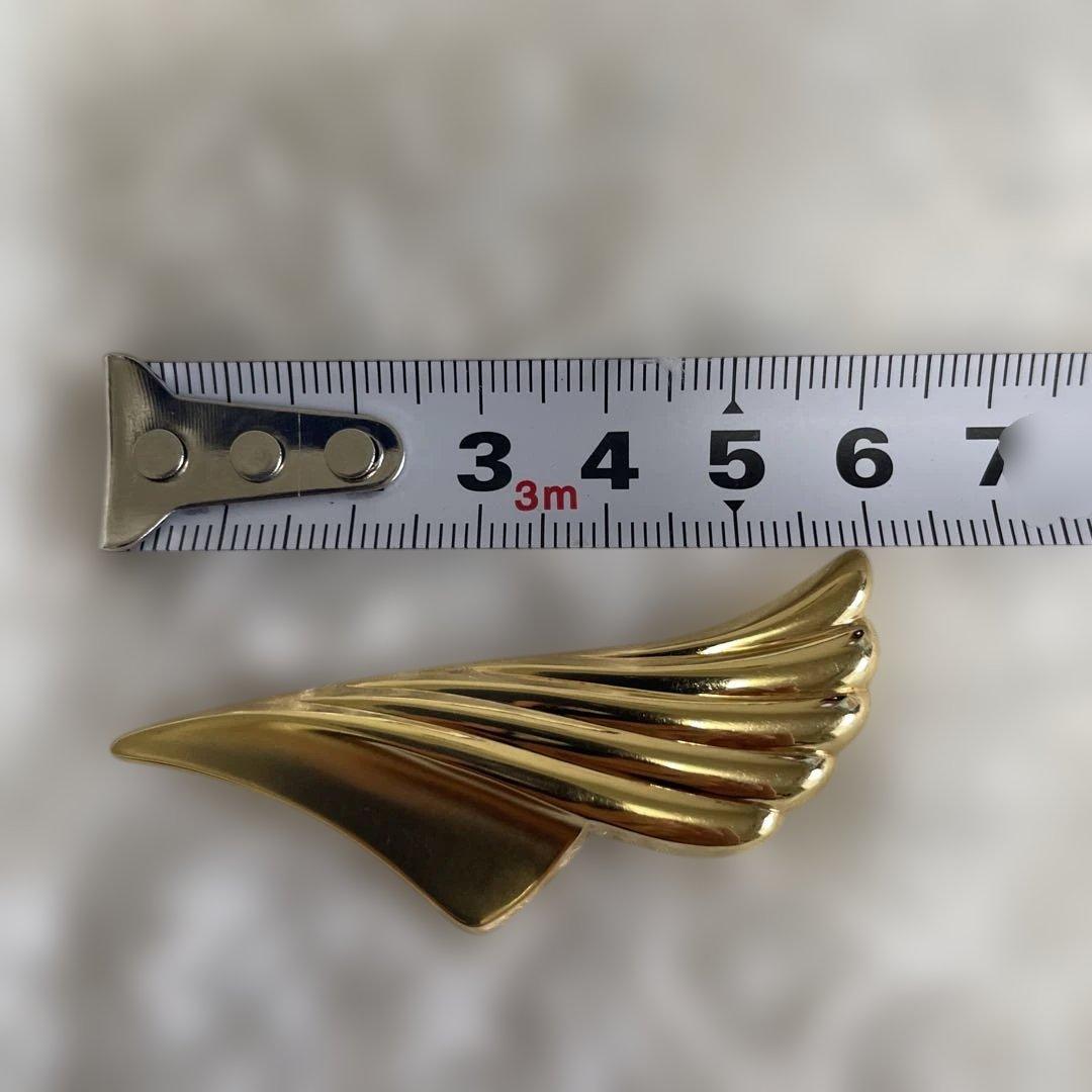 K18 ゴールド　18金　流線型羽ブローチ ペンダントヘッド