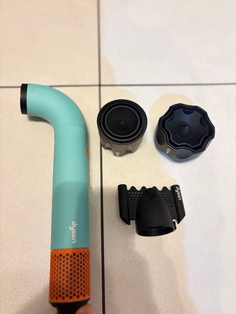 Dyson Supersonic ドライヤー 付属品付き