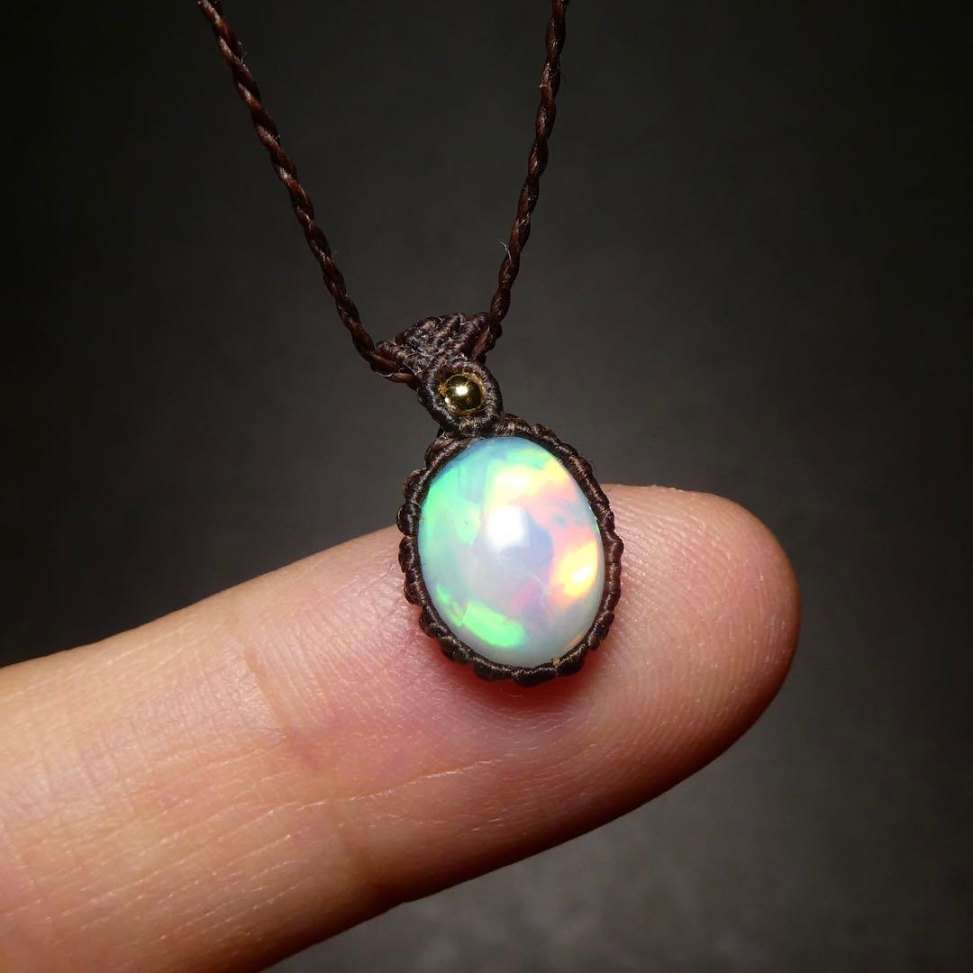 きら　オパールのマクラメネックレス