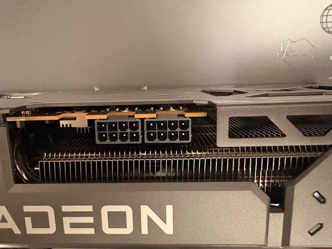 グラフィックボード・グラボ・ビデオカード ASUS TUF Gaming Radeon RX 9070 16GB