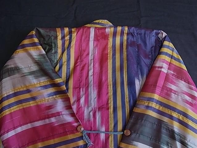 ★W2802★ウズベキスタン　絣　シルク　古い民族衣装 　絹　アドラス