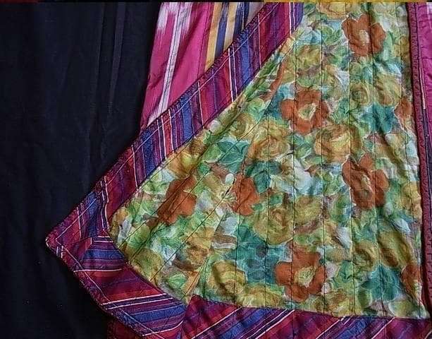 ★W2802★ウズベキスタン　絣　シルク　古い民族衣装 　絹　アドラス