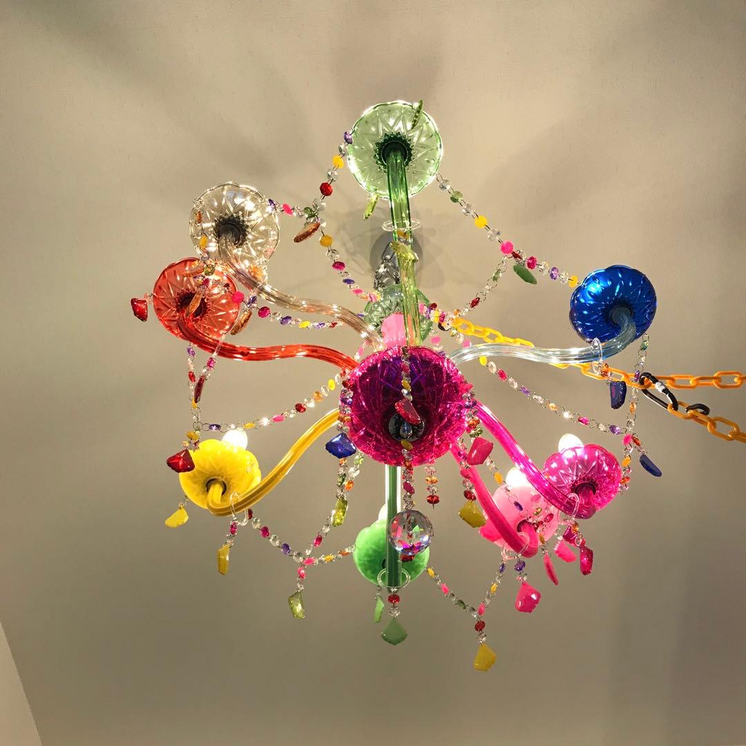 キラキラ　カラフル照明　かわいい