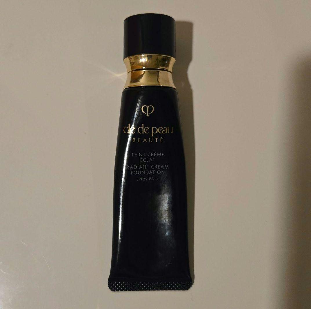 資生堂　クレドポーボーテ　タンクレームエクラn オークル10