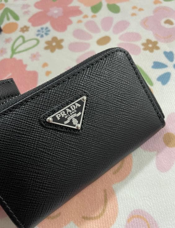 激安/ブラック プラダ　　ケース　キーホルダー 断捨離
