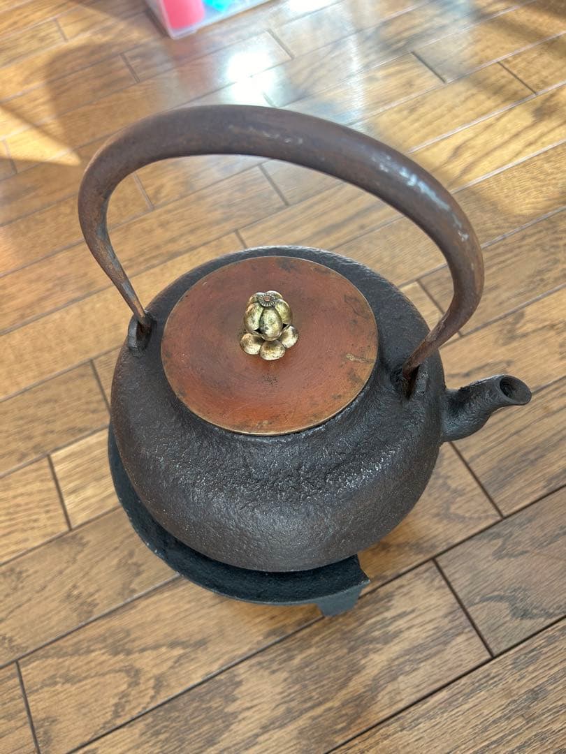 龍文堂造　鉄瓶　丸型レトロ 約1.2L 水漏れ無し　鉄分補給　足付