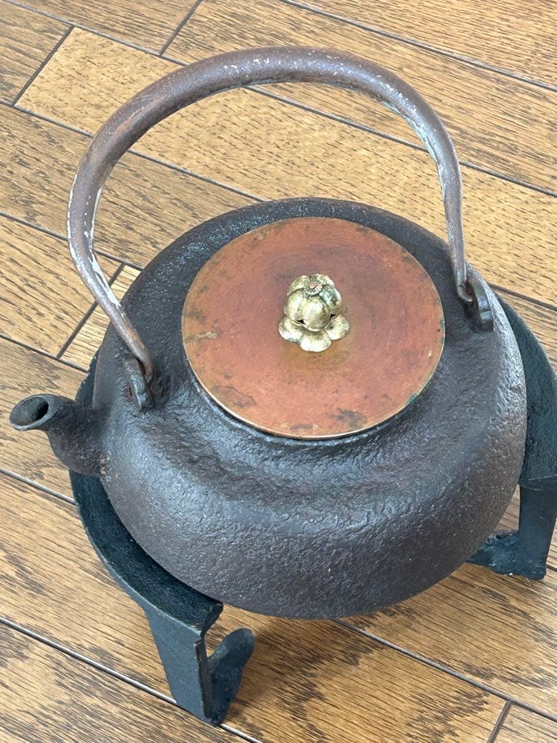 龍文堂造　鉄瓶　丸型レトロ 約1.2L 水漏れ無し　鉄分補給　足付