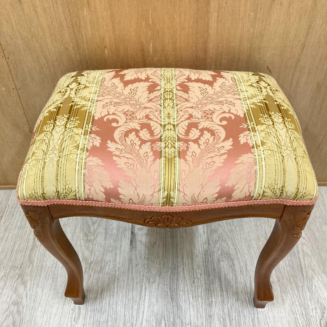 イタリア 　猫脚　スツール　オットマン　クラシック 　A