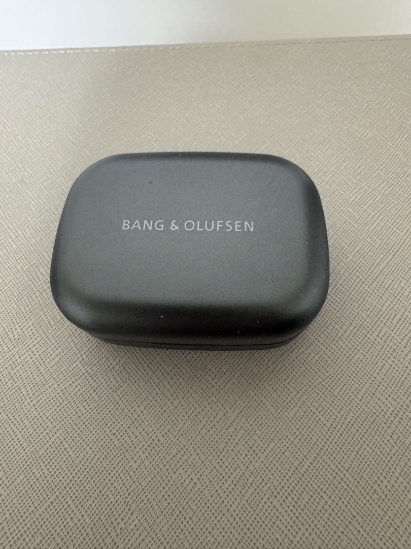 ワイヤレスイヤホン　bang and olufsen