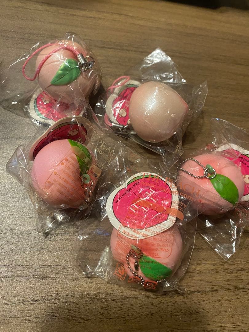 【未開封】BLOOM スクイーズ ザ・ピーチ 絵柄付き ジェル ボールチェーン