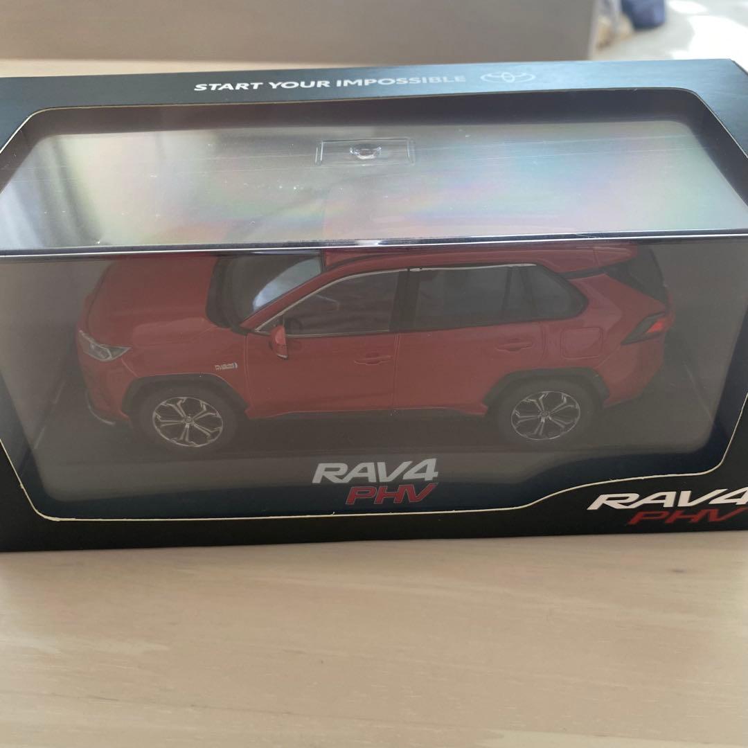 トヨタ RAV4 PHV ダイキャスト製　1/30サイズ　非売品