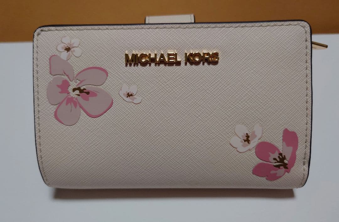 ★1月4日まで★　MICHAEL KORS 　花柄　２つ折り財布