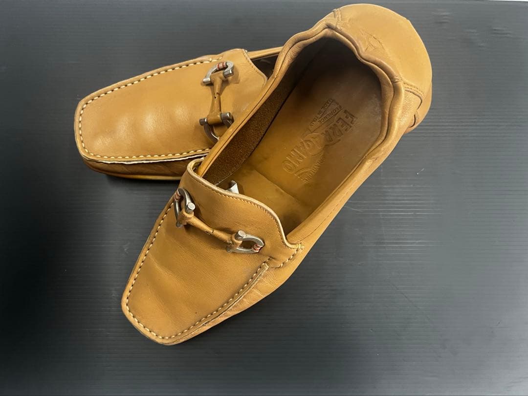 フェラガモ　ドライビングシューズ　スリッポン