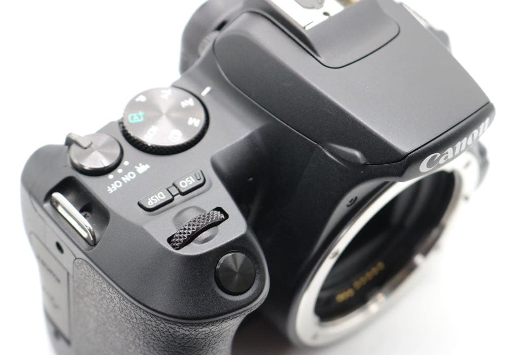 ボディ新品級 【Canon EOS Kiss X10 トリプルレンズセット】