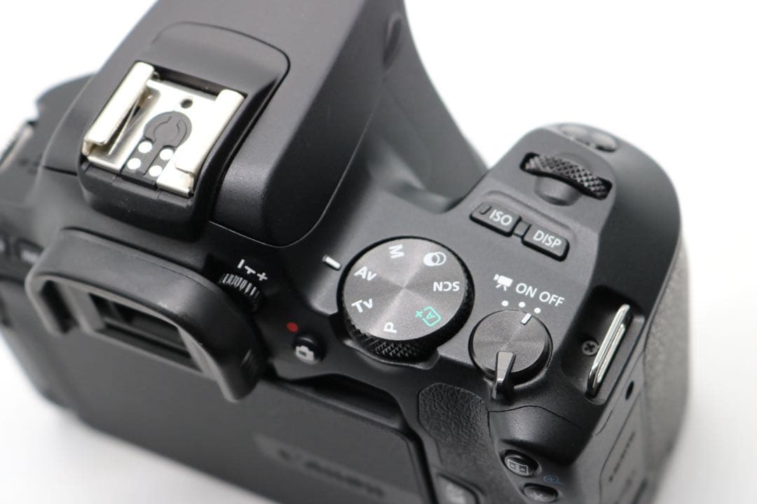 ボディ新品級 【Canon EOS Kiss X10 トリプルレンズセット】