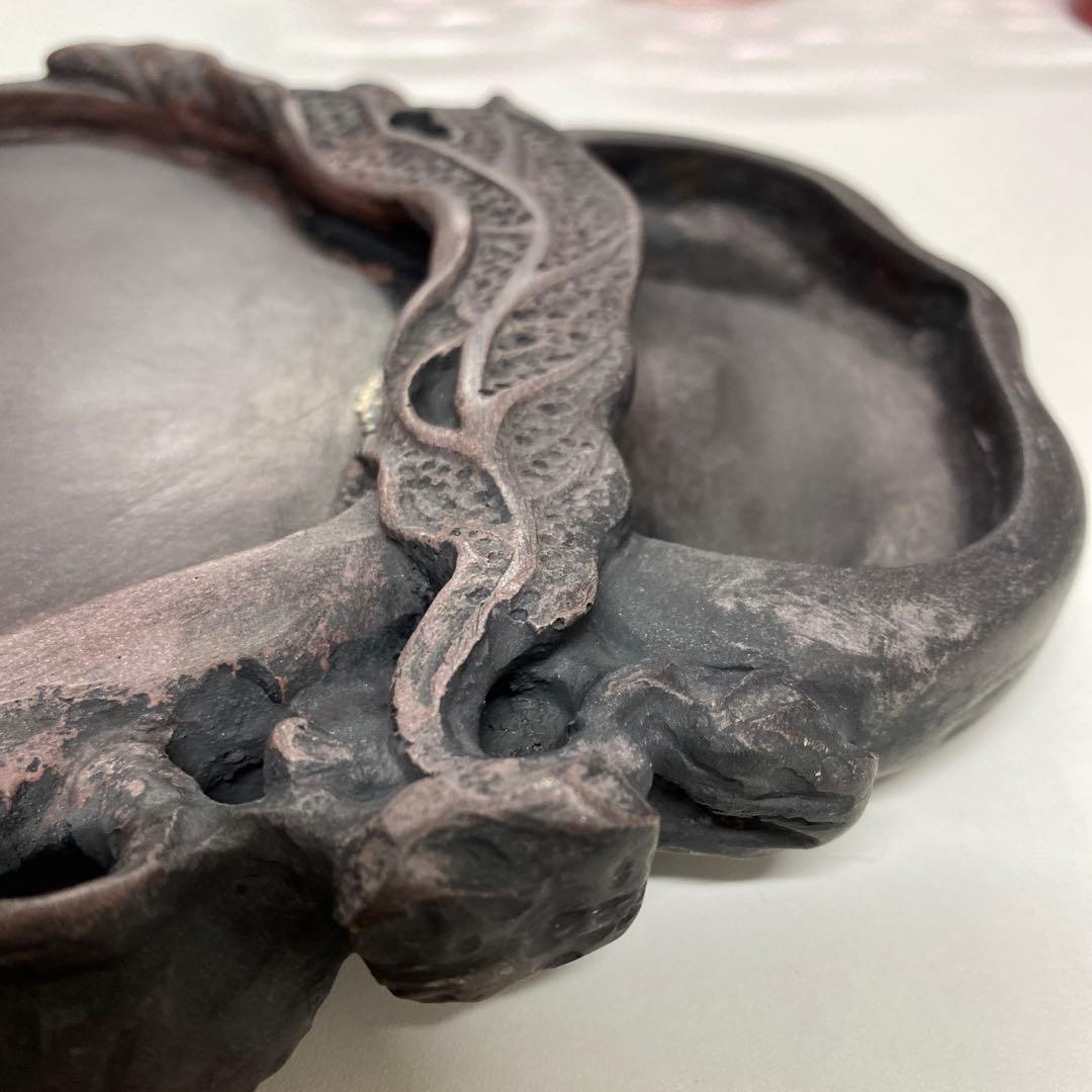 古い硯、彫刻あり