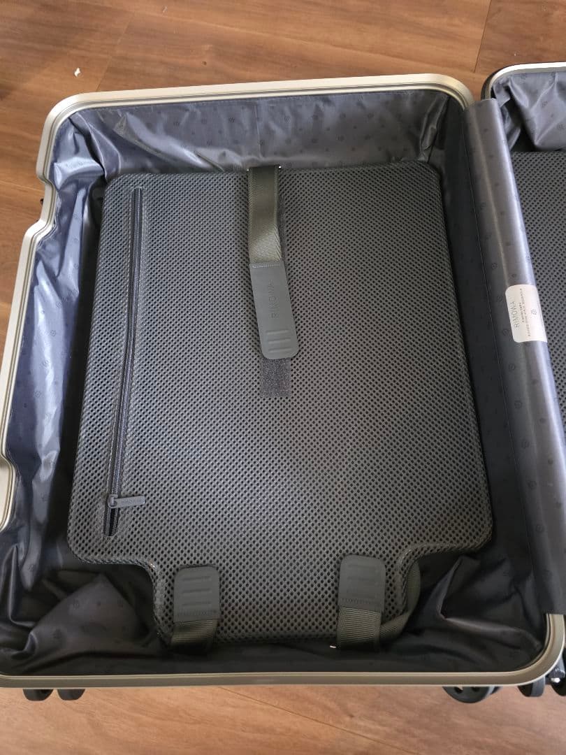 RIMOWA 機内用キャリーケース
