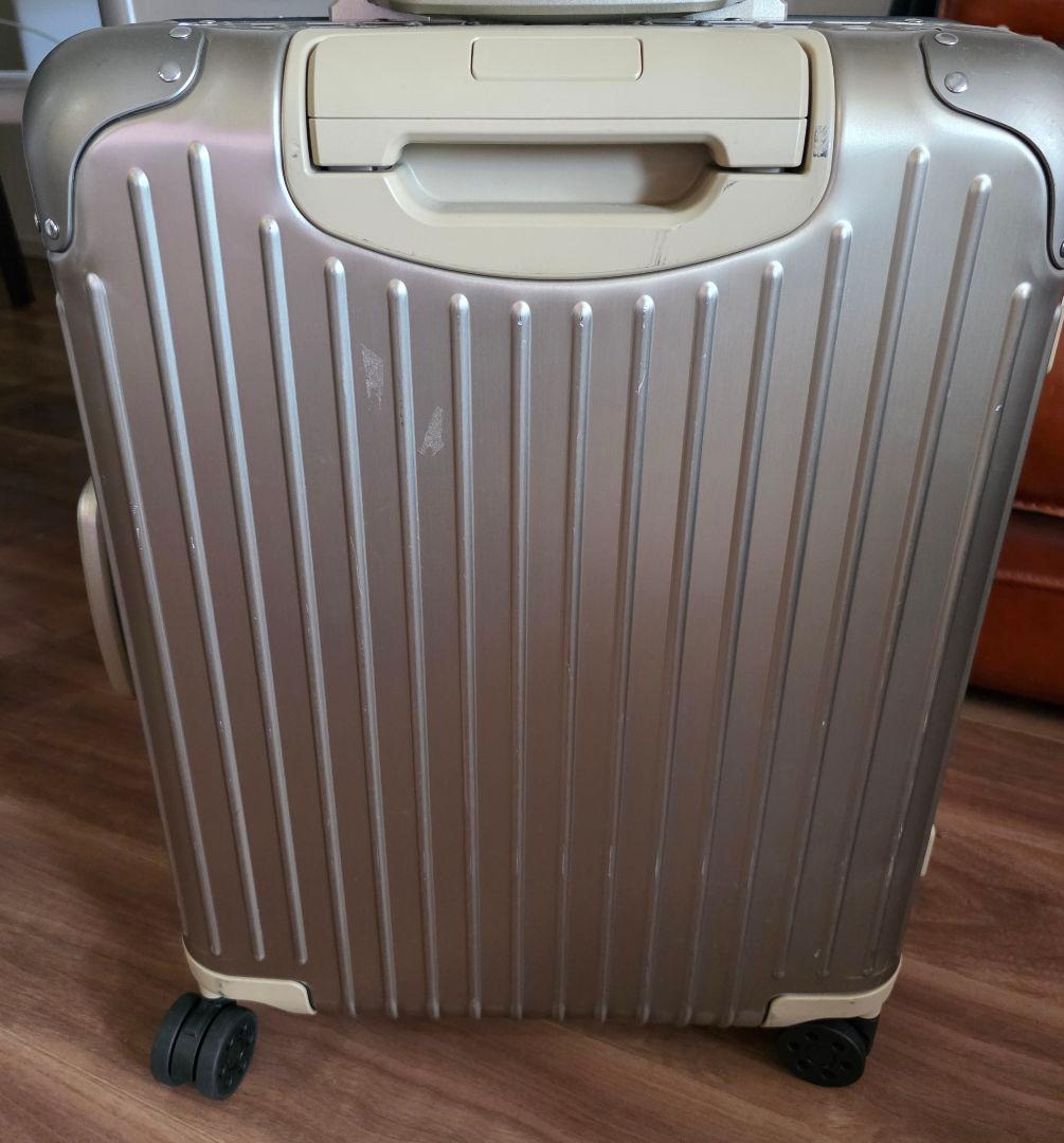 RIMOWA 機内用キャリーケース