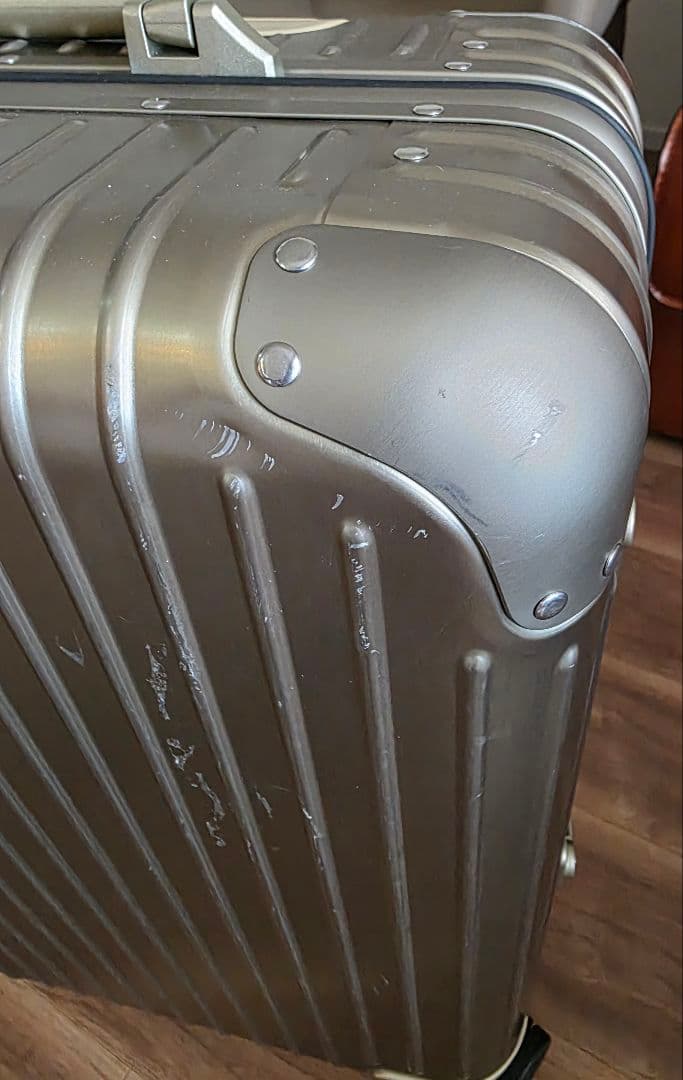 RIMOWA 機内用キャリーケース