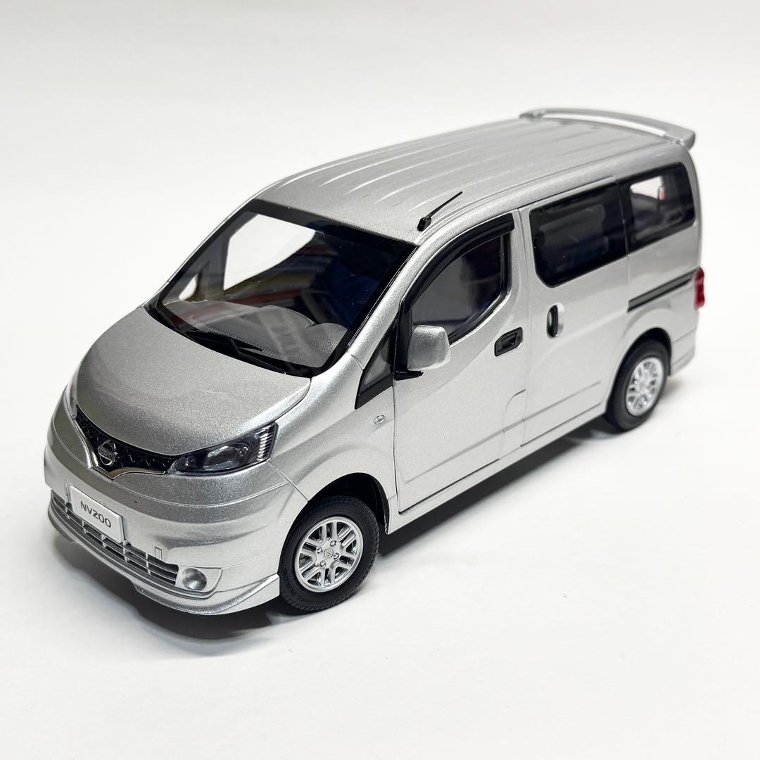 希少 1/18 日産 NV200 バネット ミニカー
