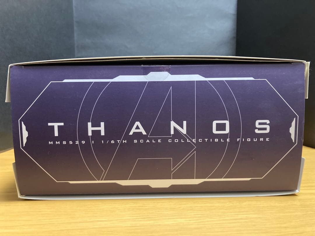 Hot Toys 「アベンジャーズ エンドゲーム」1/6 サノス