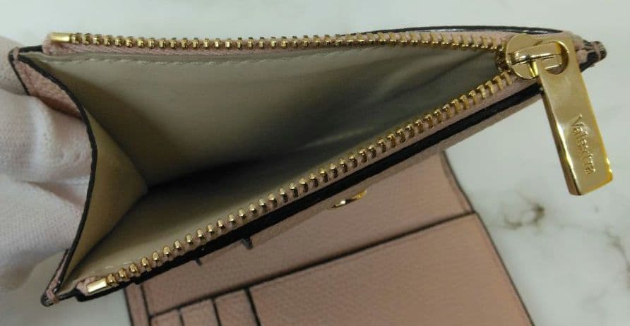 APN21 ヴァレクストラ 極美品 2つ折り財布 ゴールド金具 箱＆保存袋付き