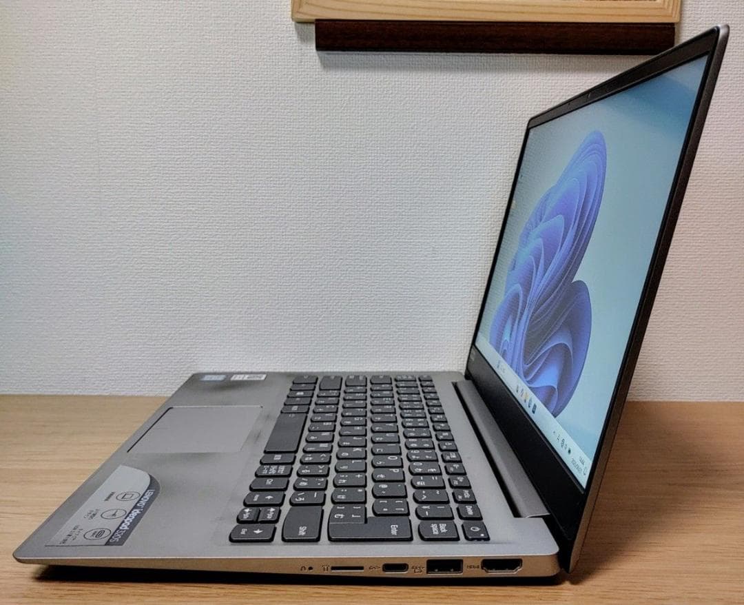 Lenovo IdeaPad Coreiメモリ8GB SSD512GB