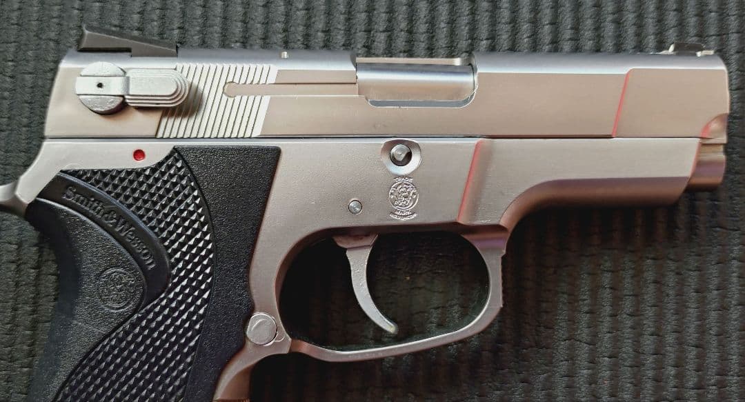 ウエスタンアームズ　スミス&ウェッソン　ショーティ40 ガスガン