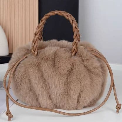 ベージュファー編み込みハンドバッグ