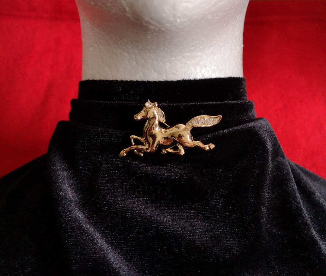 イギリス ビンテージ 希少 ブローチ A&S 美品 馬 モチーフ スワロフスキー