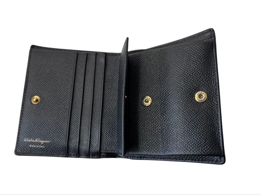 フェラガモの正規品　ケース　カードケース　財布　ウォレット　ゴールド金具