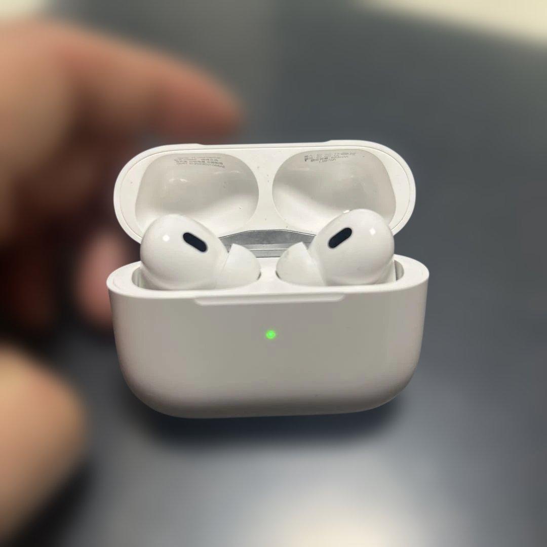 AirPodsPro2 本体 ホワイト 充電ケース付き