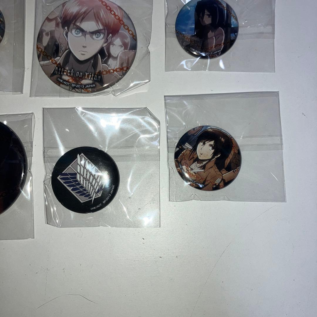 進撃の巨人 缶バッジ 中古