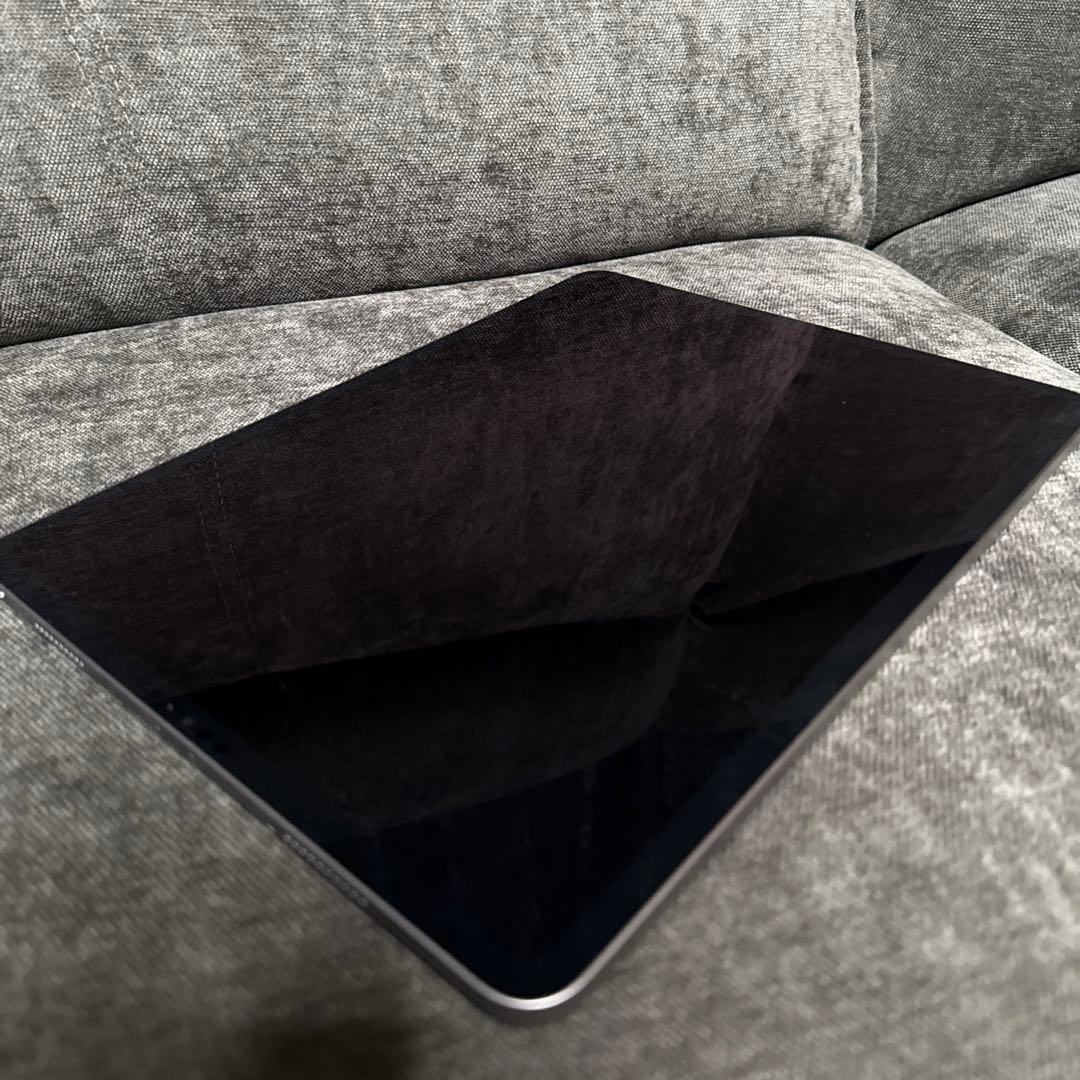 【美品】iPad Pro 12.9 M2 第6世代 256GB キーボード付✨