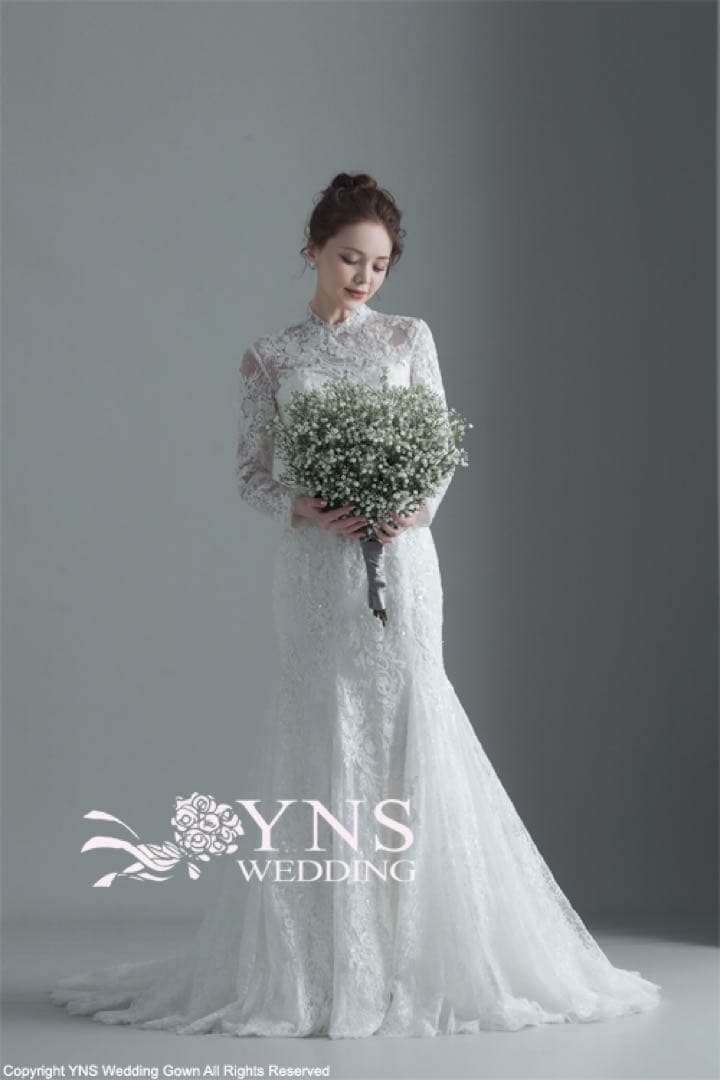 レースが綺麗ハイネック　長袖ウェディングドレス