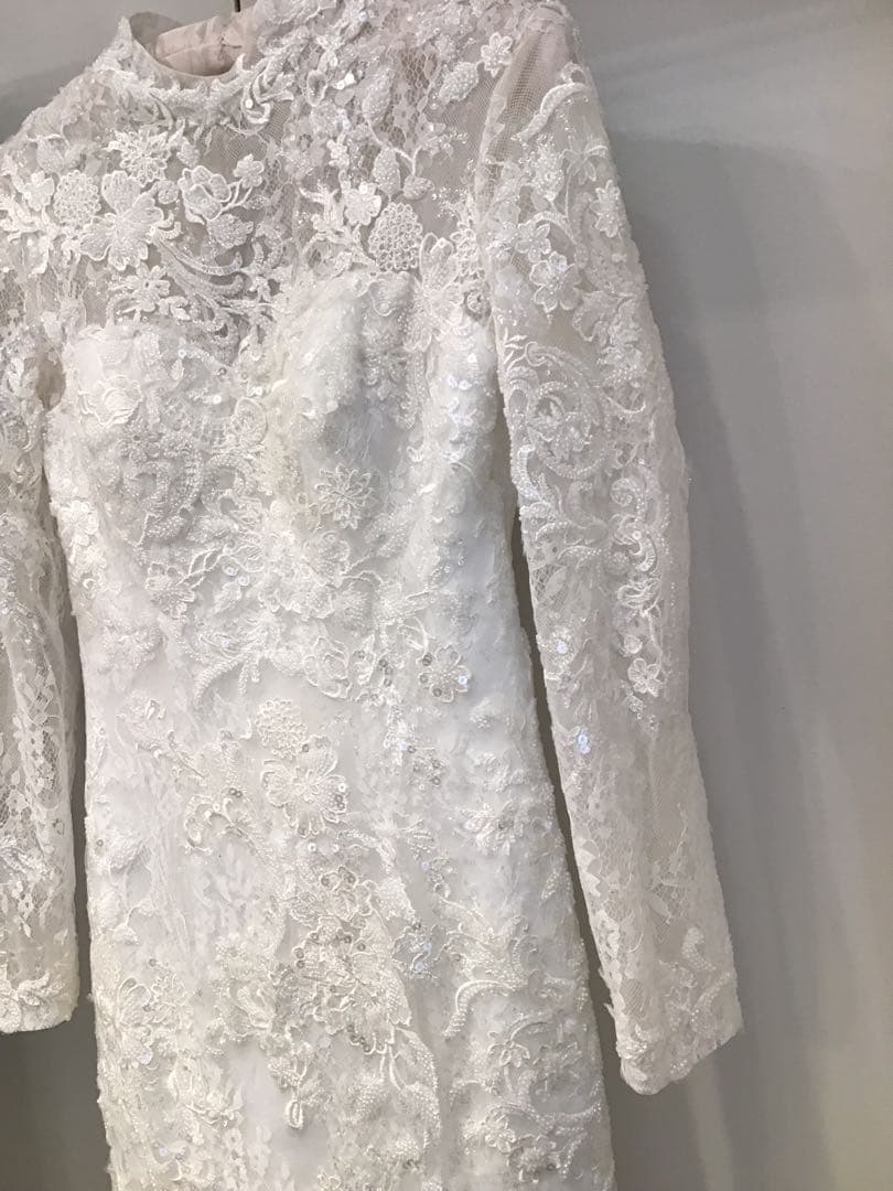 レースが綺麗ハイネック　長袖ウェディングドレス