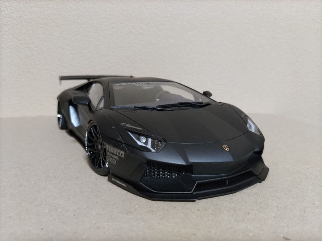 オートアート　Lamborghini　AVENTADOR