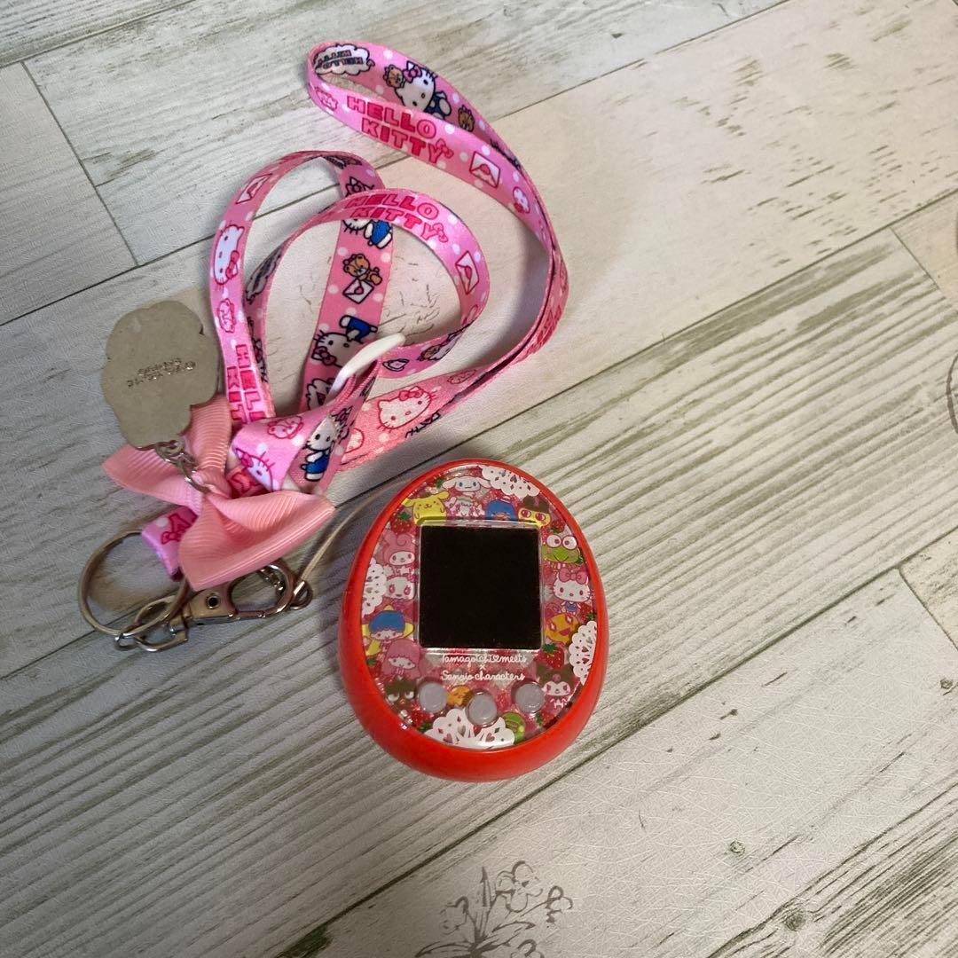 たまごっちみーつ　サンリオ　赤