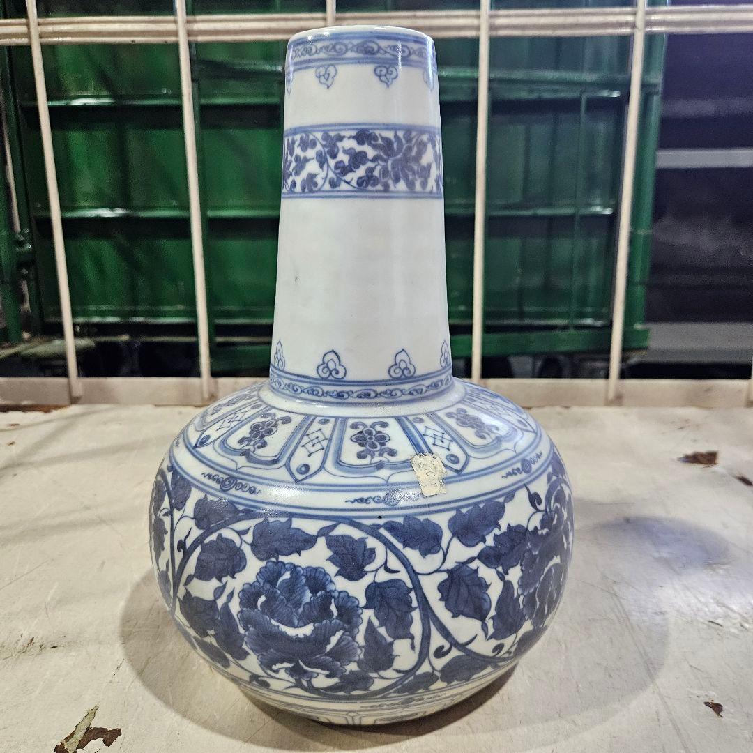 中国 青花 花卉長頸瓶　AT675