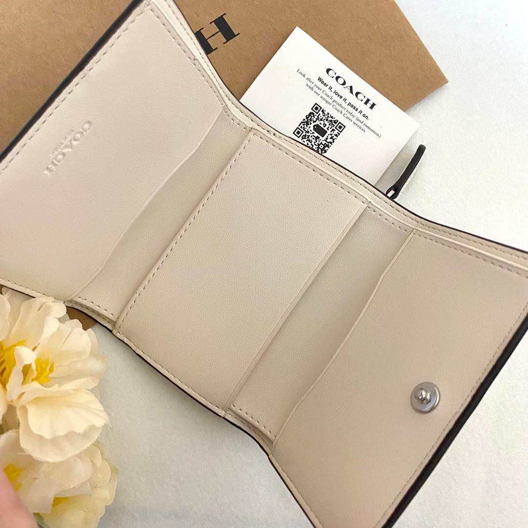 新品　正規品☆COACH(コーチ)折り財布　 ホワイト　レザー　三つ折り財布