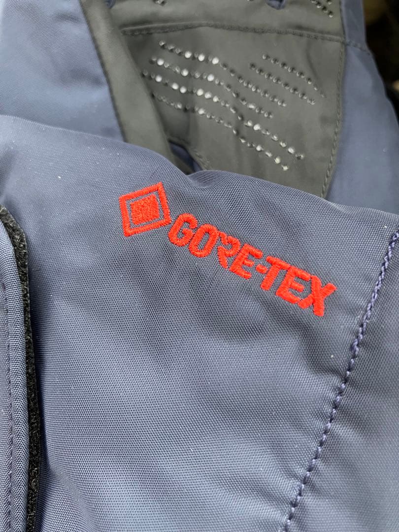 アディダス　テレックス　ステラマッカートニー ゴアテックス 手袋　防水