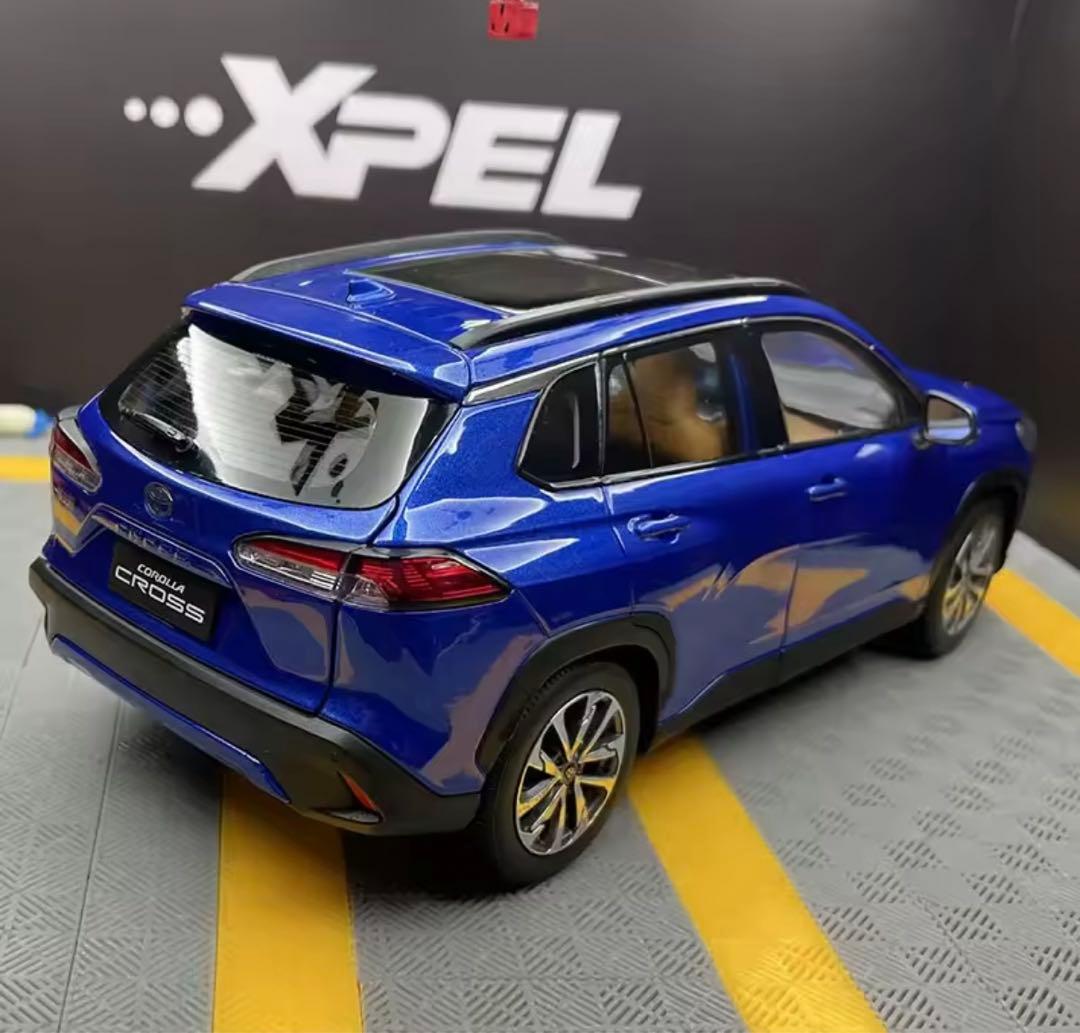 p*o様 トヨタ カローラクロス 1/18スケール ミニカー