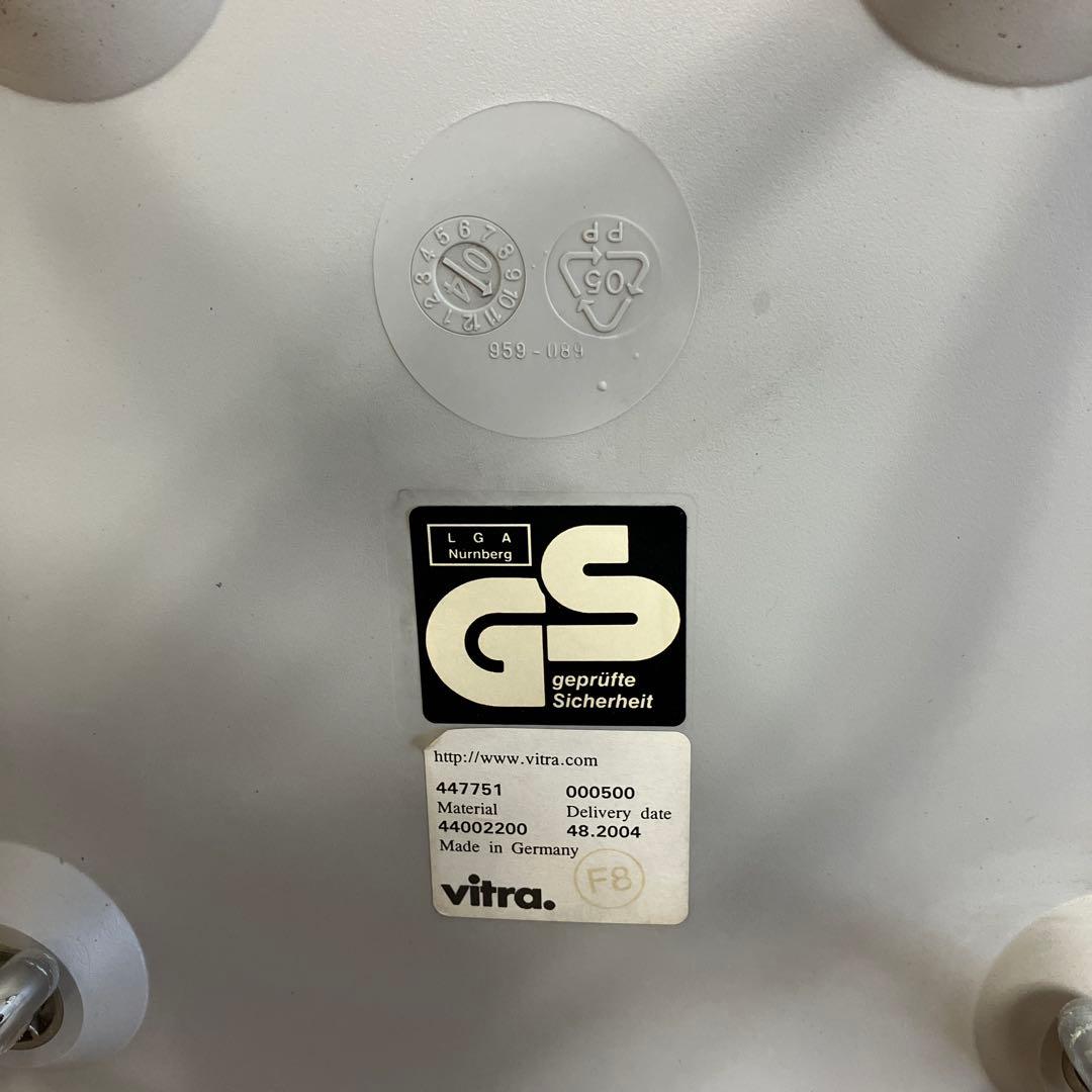 大阪市淀川区•引取限定　vitra ヴィトラ　イームズチェア① グレー